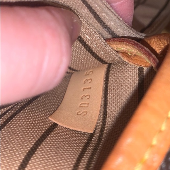 Louis Vuitton Neverfull Monogram with wristlet - Picture 11 of 12